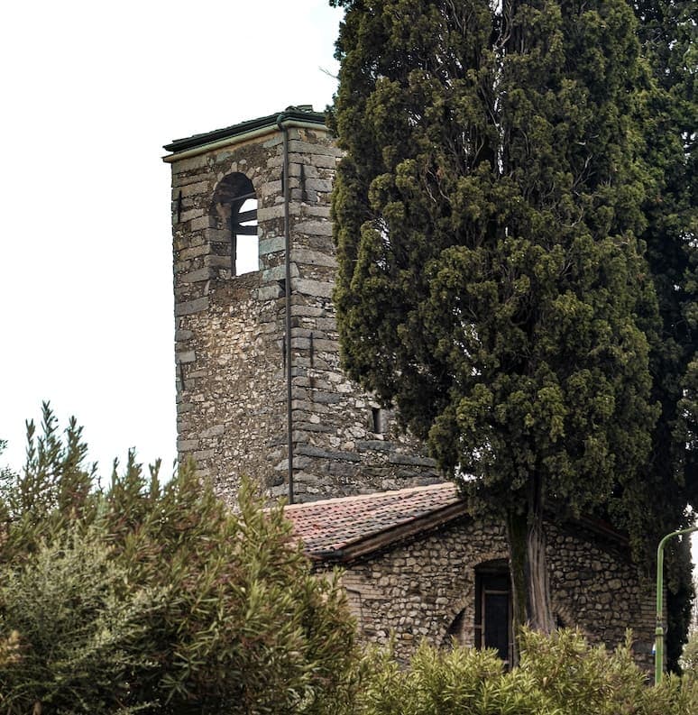 Borgo di Trobiolo Roè Volciano vicino Lago di Garda